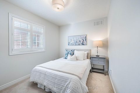 Photo 34 at 47 Kimono Crescent, Rouge Woods, Richmond Hill