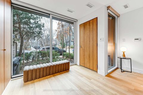 Photo 2 at 840 Richmond Street W, Bellwoods, Toronto