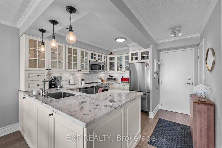 Photo 4 at 918 - 2261 Lake Shore Boulevard W, Mimico, Toronto