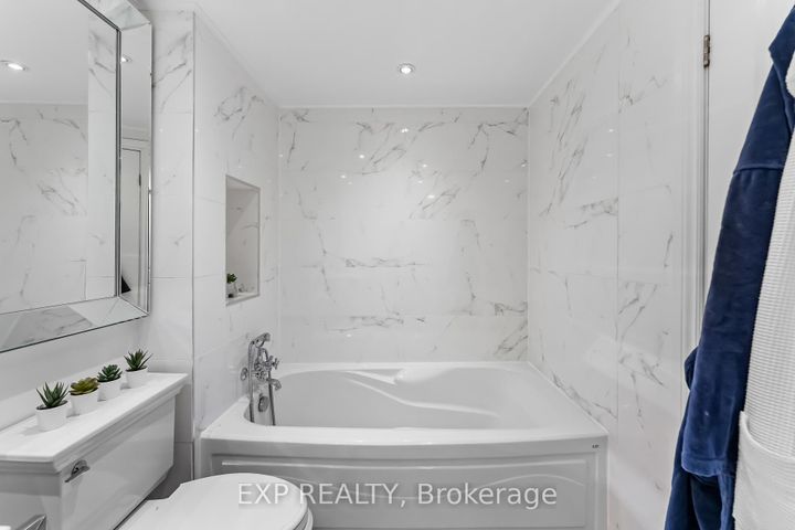 Photo 23 at 918 - 2261 Lake Shore Boulevard W, Mimico, Toronto