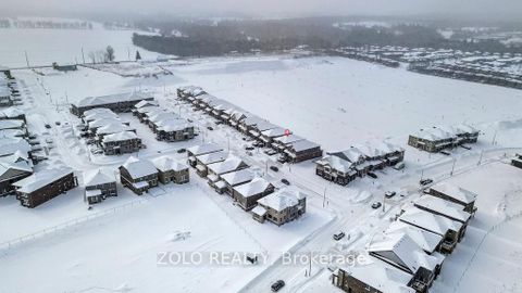 Photo 3 at 23 Kingsbury Trail, Rural Barrie Southeast, Barrie