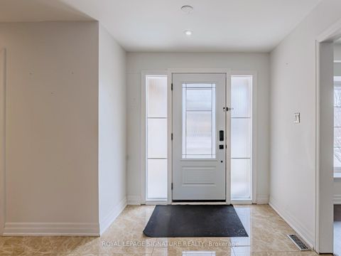 Photo 4 at 98 Golf Links Drive, Aurora Highlands, Aurora