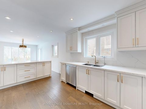 Photo 12 at 98 Golf Links Drive, Aurora Highlands, Aurora