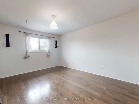 Photo 25 at 98 Golf Links Drive, Aurora Highlands, Aurora