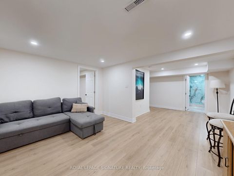 Photo 27 at 98 Golf Links Drive, Aurora Highlands, Aurora