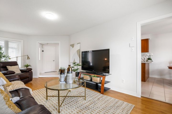 Photo 6 at 1505 Garland Crescent, Amberlea, Pickering