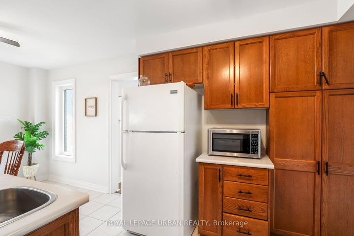 Photo 10 at 1505 Garland Crescent, Amberlea, Pickering