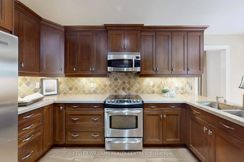 Photo 10 at 15 Beatty Crescent, Aurora Highlands, Aurora