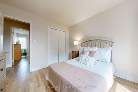 Photo 24 at 15 Beatty Crescent, Aurora Highlands, Aurora