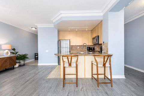 Photo 10 at 714 - 11121 Yonge Street, Devonsleigh, Richmond Hill