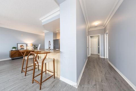 Photo 11 at 714 - 11121 Yonge Street, Devonsleigh, Richmond Hill