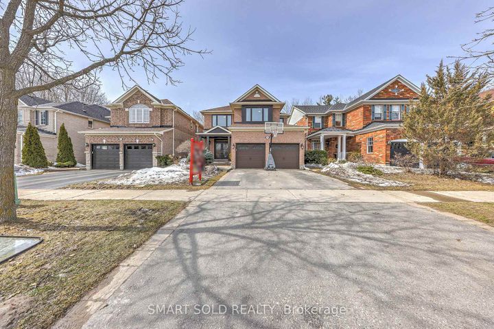 Photo 5 at 106 Wood Rim Drive, Oak Ridges Lake Wilcox, Richmond Hill