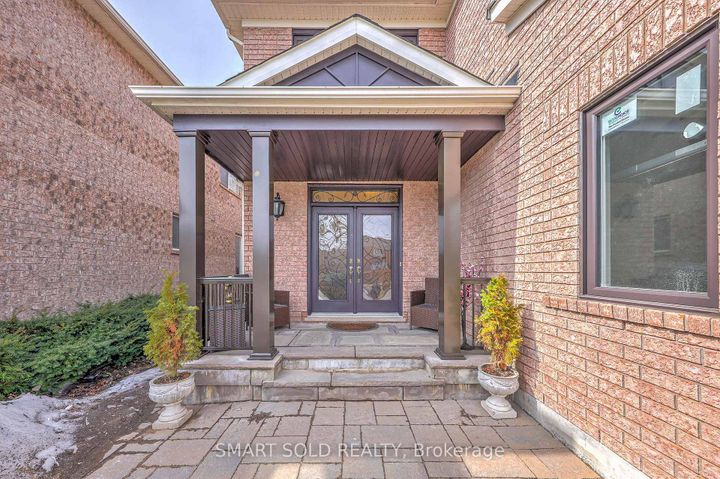 Photo 6 at 106 Wood Rim Drive, Oak Ridges Lake Wilcox, Richmond Hill