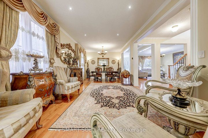 Photo 8 at 106 Wood Rim Drive, Oak Ridges Lake Wilcox, Richmond Hill