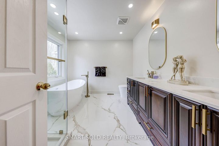 Photo 30 at 106 Wood Rim Drive, Oak Ridges Lake Wilcox, Richmond Hill