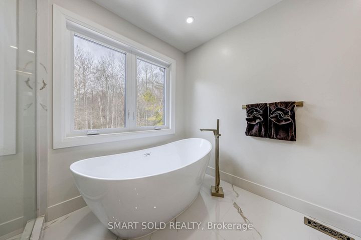 Photo 31 at 106 Wood Rim Drive, Oak Ridges Lake Wilcox, Richmond Hill