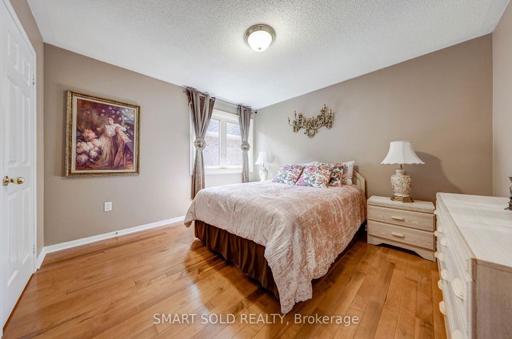 Photo 33 at 106 Wood Rim Drive, Oak Ridges Lake Wilcox, Richmond Hill