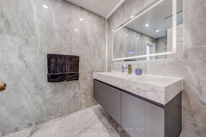 Photo 34 at 106 Wood Rim Drive, Oak Ridges Lake Wilcox, Richmond Hill