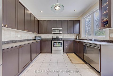 Photo 23 at 106 Wood Rim Drive, Oak Ridges Lake Wilcox, Richmond Hill