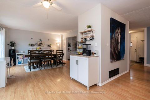 Photo 3 at 11 Garibaldi Drive, Holly, Barrie