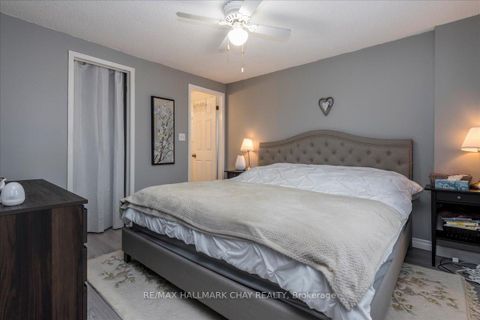 Photo 7 at 11 Garibaldi Drive, Holly, Barrie