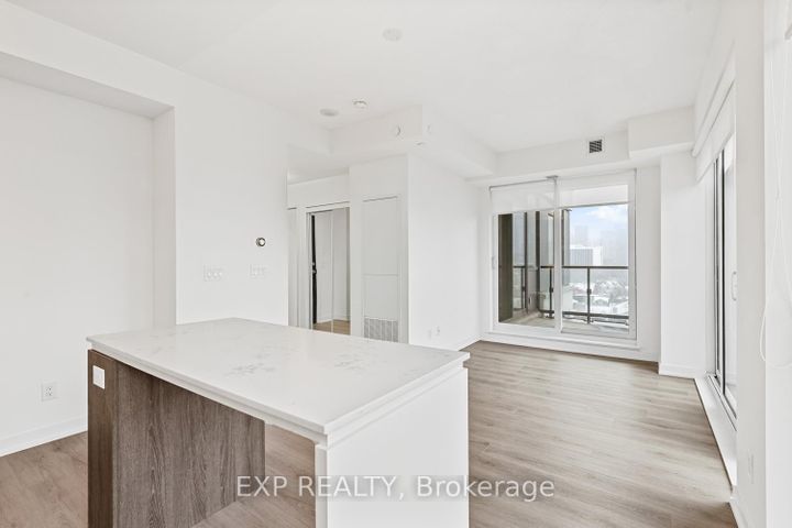 Photo 8 at 1009 - 200 Sackville Street, Regent Park, Toronto