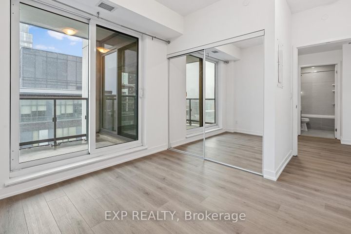 Photo 14 at 1009 - 200 Sackville Street, Regent Park, Toronto