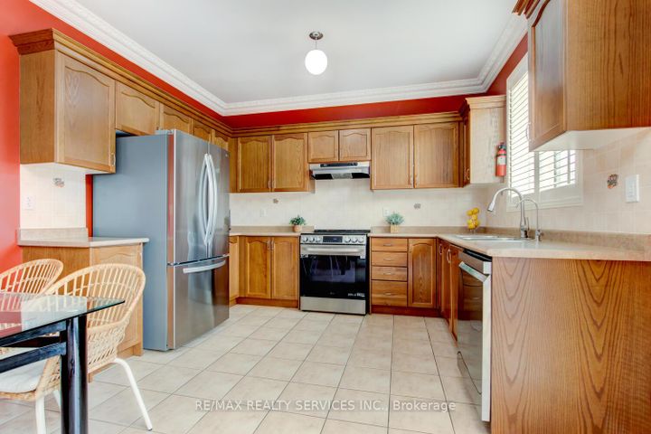 Photo 8 at 47 Cape Dorset Crescent, Wellington, Brampton