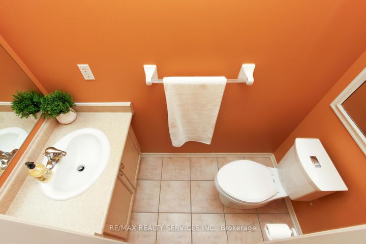 Photo 19 at 47 Cape Dorset Crescent, Wellington, Brampton