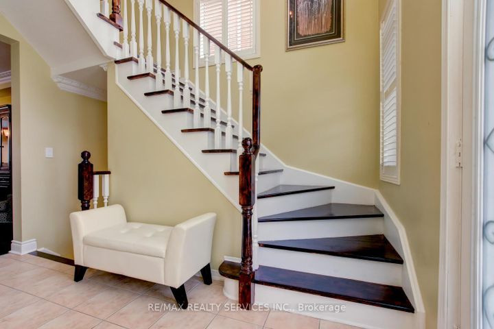 Photo 20 at 47 Cape Dorset Crescent, Wellington, Brampton