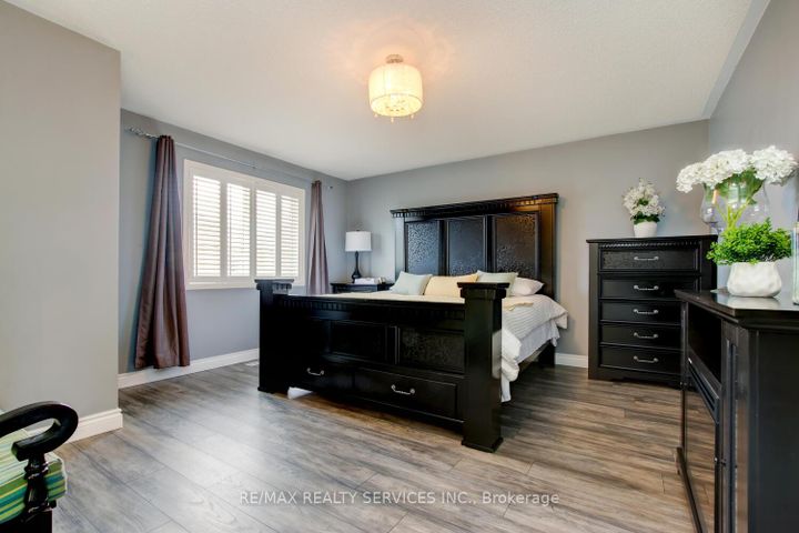 Photo 21 at 47 Cape Dorset Crescent, Wellington, Brampton
