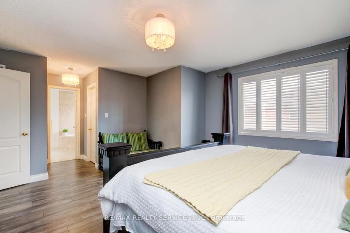 Photo 23 at 47 Cape Dorset Crescent, Wellington, Brampton