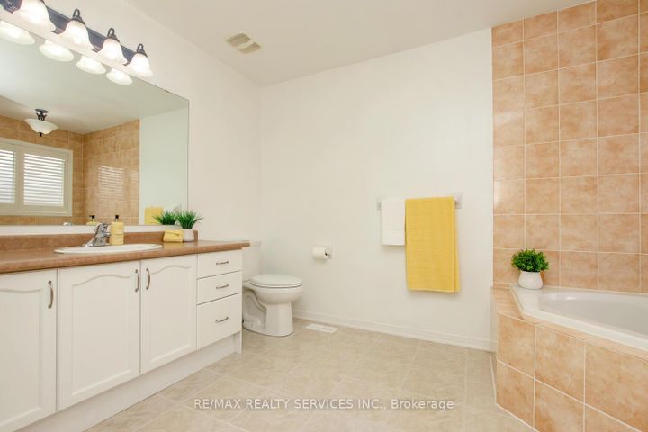 Photo 24 at 47 Cape Dorset Crescent, Wellington, Brampton