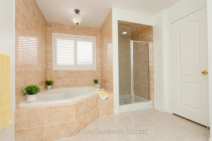 Photo 25 at 47 Cape Dorset Crescent, Wellington, Brampton