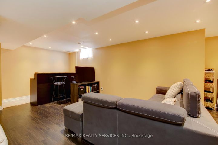 Photo 30 at 47 Cape Dorset Crescent, Wellington, Brampton