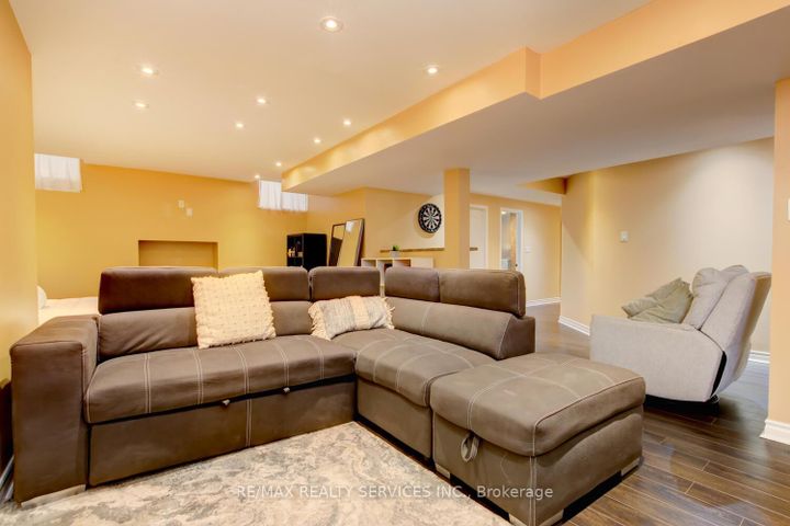 Photo 33 at 47 Cape Dorset Crescent, Wellington, Brampton