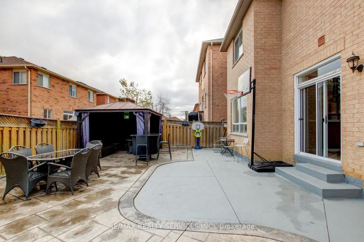 Photo 43 at 47 Cape Dorset Crescent, Wellington, Brampton