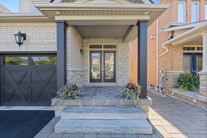 Photo 5 at 10 Silver Pond Drive, Georgetown, Halton Hills