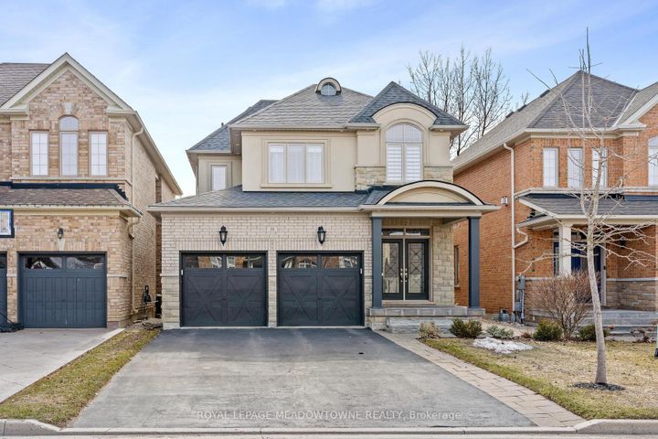 Photo 6 at 10 Silver Pond Drive, Georgetown, Halton Hills