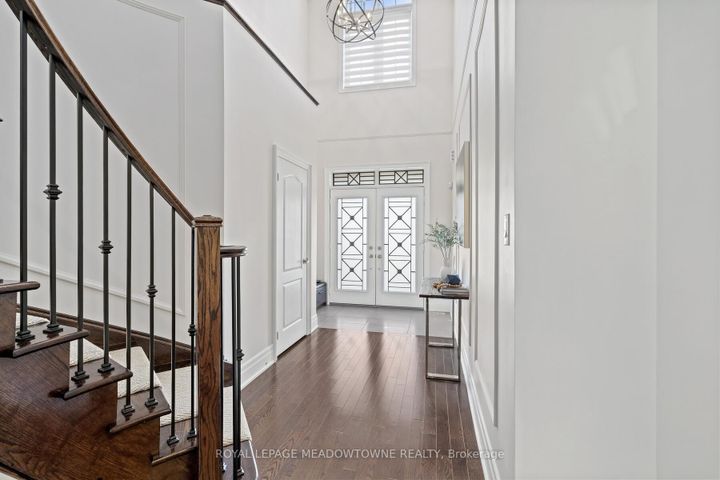 Photo 7 at 10 Silver Pond Drive, Georgetown, Halton Hills