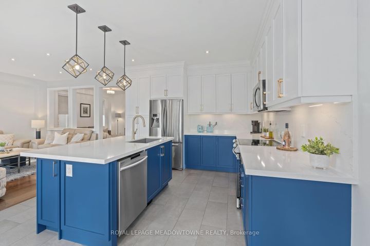 Photo 15 at 10 Silver Pond Drive, Georgetown, Halton Hills