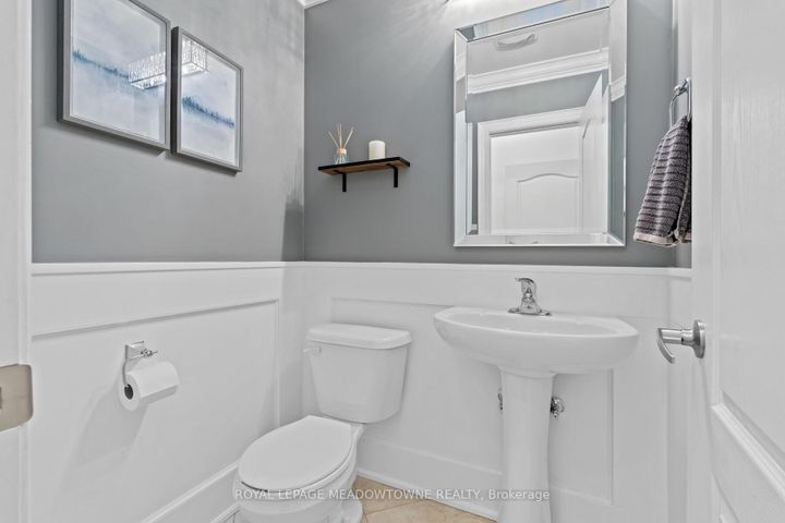 Photo 18 at 10 Silver Pond Drive, Georgetown, Halton Hills