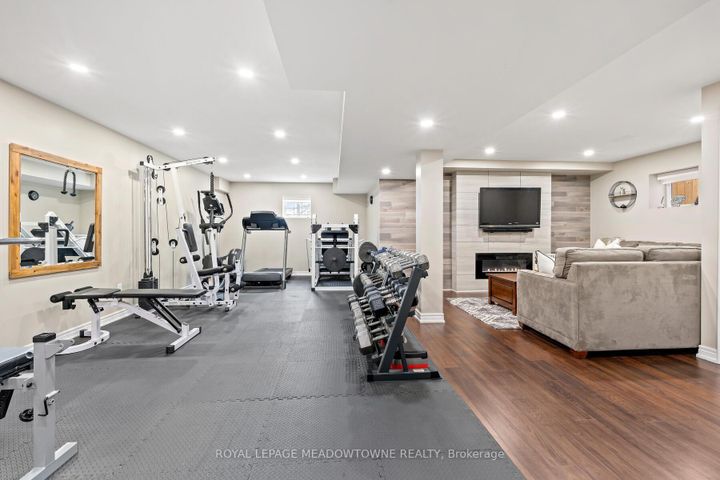 Photo 33 at 10 Silver Pond Drive, Georgetown, Halton Hills