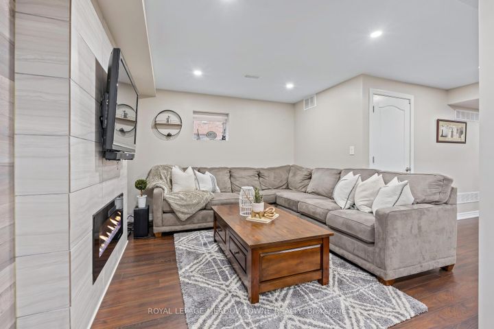 Photo 35 at 10 Silver Pond Drive, Georgetown, Halton Hills