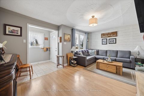 Photo 2 at 307 Kenwood Avenue, Keswick South, Georgina