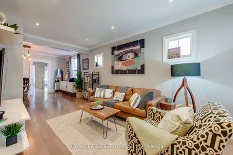 Photo 4 at 138 Woodmount Avenue, East York, Toronto