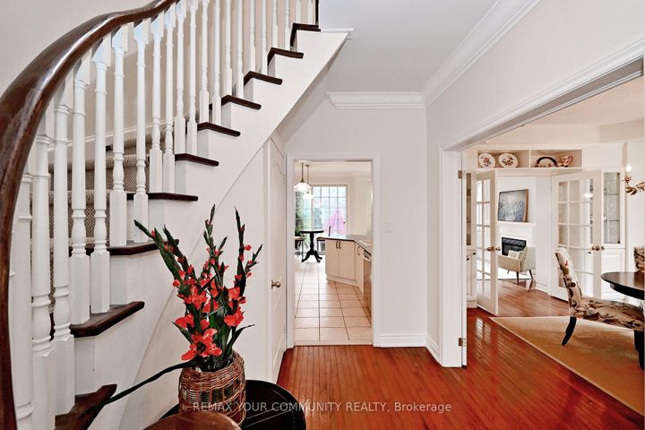 Photo 8 at 55 Carriage House Court, Jefferson, Richmond Hill