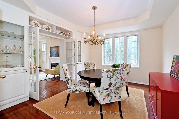 Photo 9 at 55 Carriage House Court, Jefferson, Richmond Hill