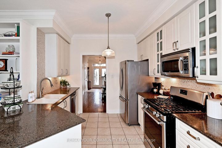 Photo 22 at 55 Carriage House Court, Jefferson, Richmond Hill