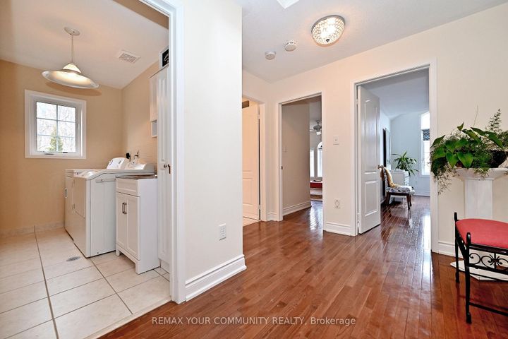 Photo 34 at 55 Carriage House Court, Jefferson, Richmond Hill